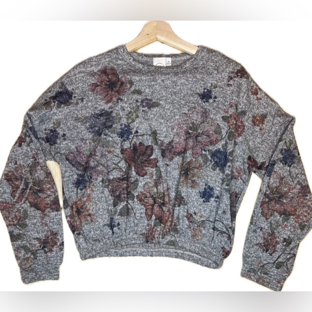 Super cute floral elastic waist sweater